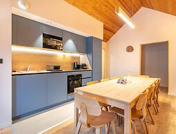 10-person Apartment With Balcony