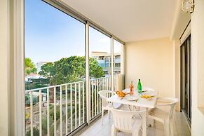 Coastal Apartment Near Richelieu