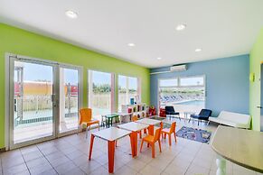 Modern 2-bedroom Vineyard House