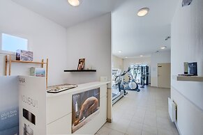 Modern 2-bedroom Vineyard House