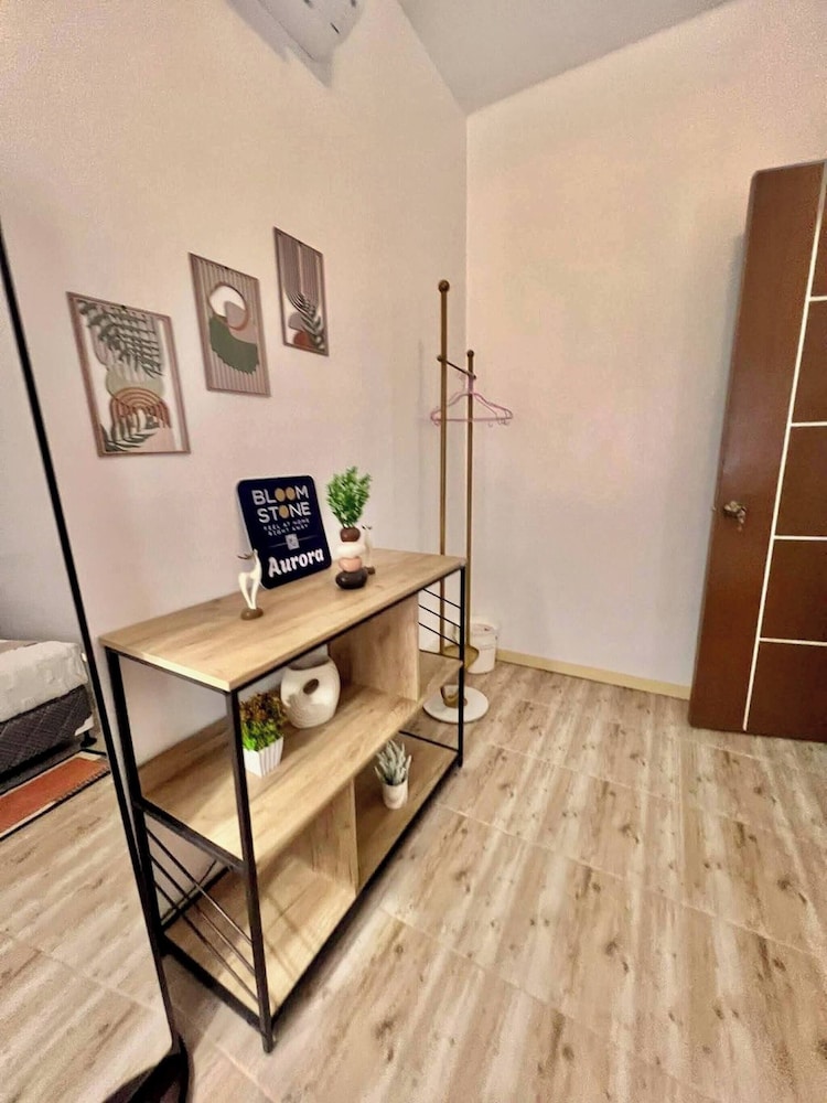 Bloomstone - 2BR Town House Aurora - Dumaguete