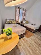 Bloomstone - 2BR Town House Aurora - Dumaguete