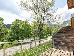 Spacious Family Chalet With Terrace