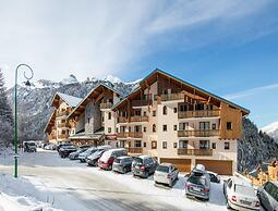 Spacious Alpine Hideaway for Eight
