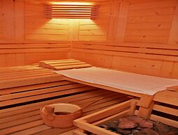Spacious Alpine Hideaway for Eight