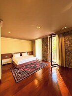 Vatër Hotel