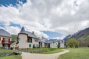 Spacious Valley Stay for Seven
