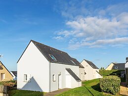 Saint-nic Retreat Near Beach