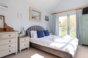 Stylish Itchenor Home Walk to Harbour Pub