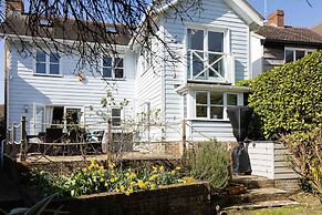 Stylish Itchenor Home Walk to Harbour Pub