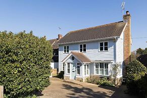 Stylish Itchenor Home Walk to Harbour Pub