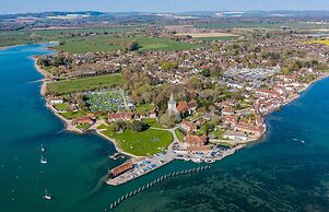Stylish Itchenor Home Walk to Harbour Pub
