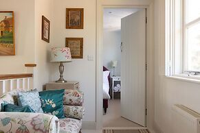 Stylish Itchenor Home Walk to Harbour Pub