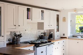 Stylish Itchenor Home Walk to Harbour Pub