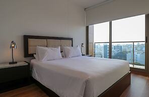 w Upscale 2BR Duplex w Balcony in Miraflores