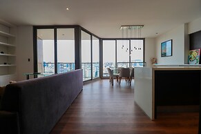 w Upscale 2BR Duplex w Balcony in Miraflores