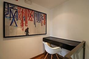 w Upscale 2BR Duplex w Balcony in Miraflores