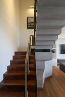 w Upscale 2BR Duplex w Balcony in Miraflores