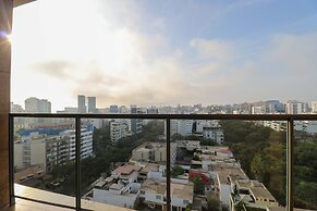 w Upscale 2BR Duplex w Balcony in Miraflores