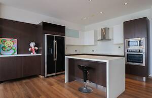 w Upscale 2BR Duplex w Balcony in Miraflores
