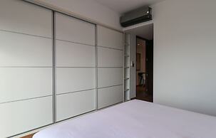 w Upscale 2BR Duplex w Balcony in Miraflores