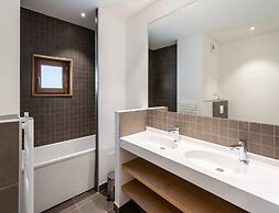 6-guest Alpine Rental With Balcony