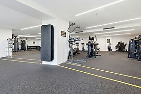 Stylish 1BR CBD w/ Parking Lot