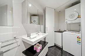 Stylish 1BR CBD w/ Parking Lot