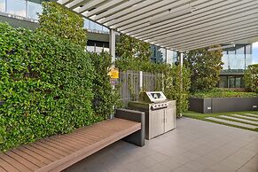 Stylish 1BR CBD w/ Parking Lot