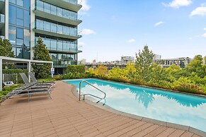 Stylish 1BR CBD w/ Parking Lot