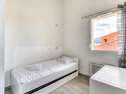Flat With Wellness & 3km to Beach