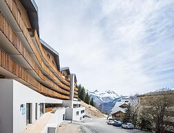 Base for 8 Near Alpe D'huez Slopes