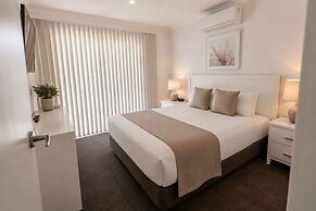 Veltrona Hotel & Suites