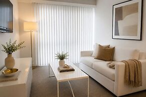 Veltrona Hotel & Suites