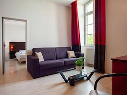 Retreat, Heated Pool & 2 Beds