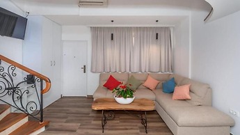 La Costa Apartments