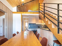 Family Stay With Picturesque Mountain Views