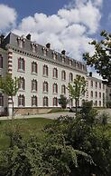Elegant Vineyard Stay for Three