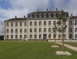 Elegant Vineyard Stay for Three