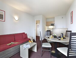 Elegant Vineyard Stay for Three