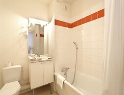 Elegant Vineyard Stay for Three