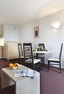 Elegant Vineyard Stay for Three