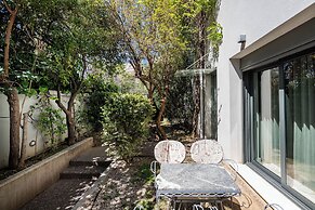 Rare Koukaki garden flat near Acropolis