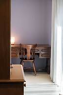 Rare Koukaki garden flat near Acropolis