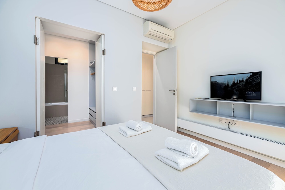 Rare Koukaki garden flat near Acropolis