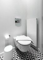 Rare Koukaki garden flat near Acropolis