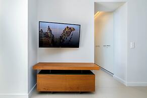 Rare Koukaki garden flat near Acropolis