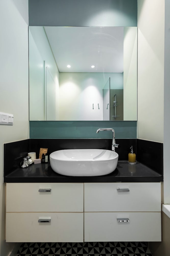 Rare Koukaki garden flat near Acropolis