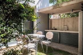 Rare Koukaki garden flat near Acropolis