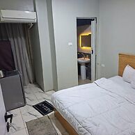 Sky Pyramids Inn
